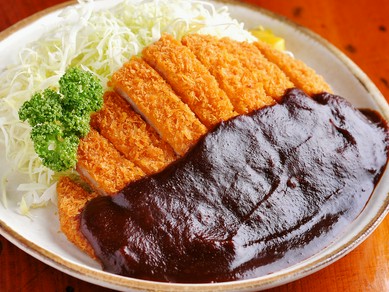 赤みその風味がたまらない！　『名古屋のみそとんかつ』