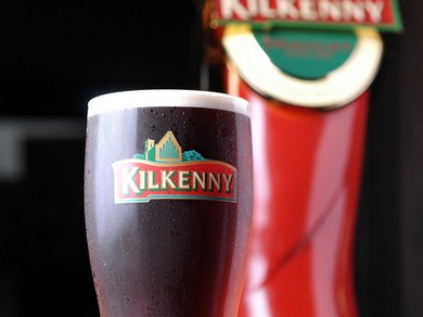 アイルランド最古のエールビール『キルケニー』1PINT、1／2PINT