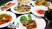 ランチコース
・前菜3種・選べるパスタ・選べるメイン料理・デザート・食後の珈琲・紅茶
に飲み放題がセットになった、ランチタイム限定の超お得な昼宴会コース
料理は個々盛りなので、面倒な取り分けも不要です