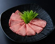 長期熟成させることで風味を増しました。チーズやバターのような芳醇な熟成香をお楽しみ下さい。