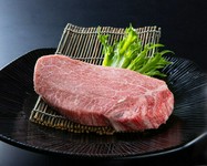 日本が誇る黒毛和牛の最高品質部位。筆舌に尽くしがたい逸品