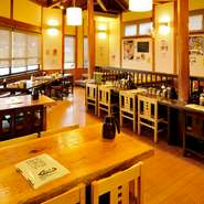 明るく開放的な店内、気さくなスタッフの対応と居心地のよさでゆっくりと過ごせます。仕切りのないオープンな席で小さな子供を連れても安心。ファミリーでの食事に利用したいお店です。