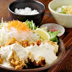 ボリューム満点　『チキン南蛮セット』