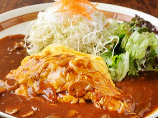 地元の新鮮な卵を使って仕上げた『トローリオムライス』