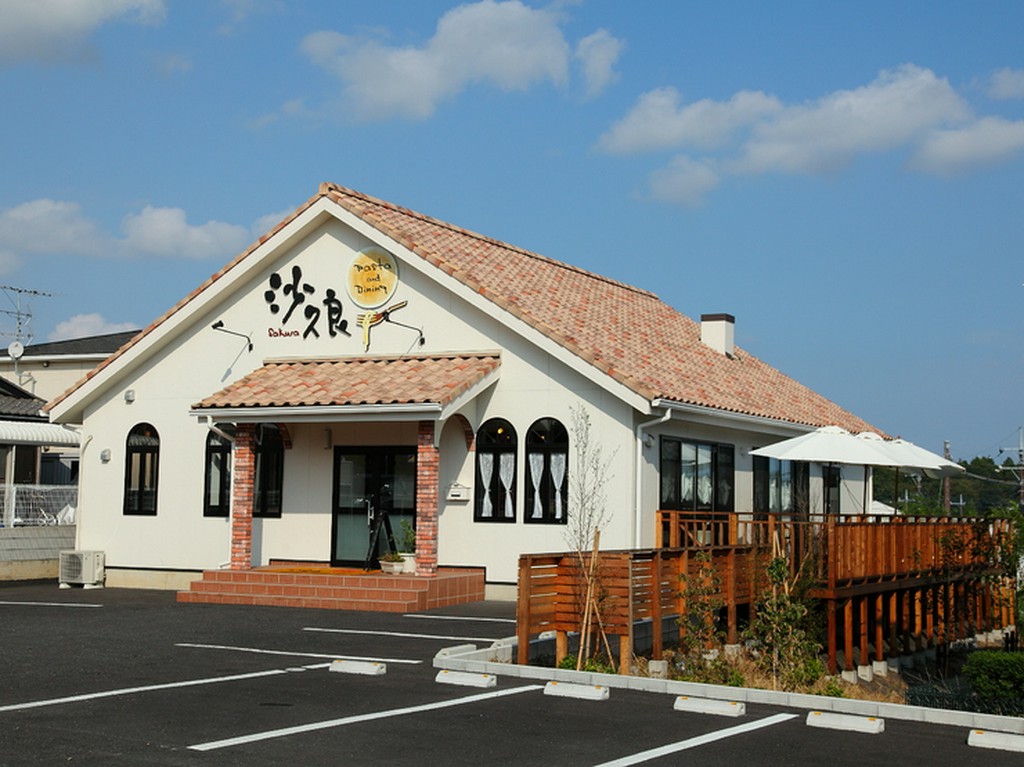 爽やかな外観が素敵な、くつろげる一軒家レストラン