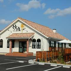 爽やかな外観が素敵な、くつろげる一軒家レストラン