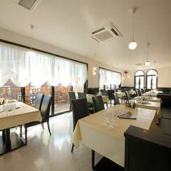 白を基調とした店内は心からくつろげる特別な空間