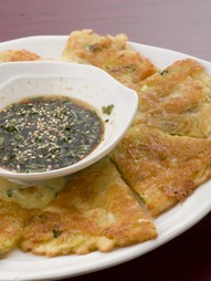 特製ダレで食べる『無為チヂミ』