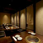 4名・6名・8名・10名・20名など人数に応じた大小各種、掘りごたつ式の個室10室を完備しています。忘年会や歓送迎会など各種宴会に最適。ぜひ、美味な焼肉に舌鼓を打ちながら、親睦を深めてみてはいかがですか。
　