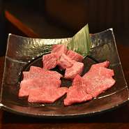 特上霜降り牛タン塩・サーロイン・フィレ・上カルビ・本日の希少部位1点の5点盛り。