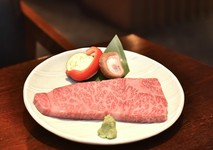 松阪牛サーロインの一枚焼き ひとり1枚！ 
ライスは　三重県産コシヒカリを使用！