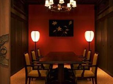 モダンでラグジュアリーな雰囲気に満たされて　