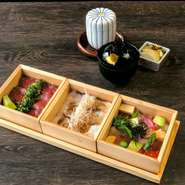 伊勢まだい・松阪牛レアステーキ・バラちらしの三色重、赤出汁、寄せもの、香の物