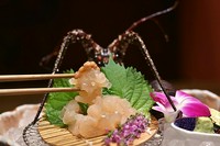 神路山弁当に伊勢海老活き造りが付きます