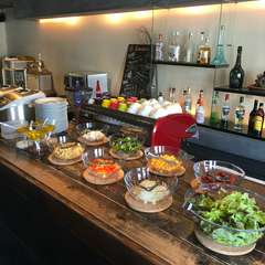 平日限定ランチ!サラダバー、雑穀米が食べ放題のお得なランチ♪