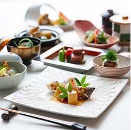 宮崎牛をはじめ旬の地物を追求する創作料理『飫肥会席』