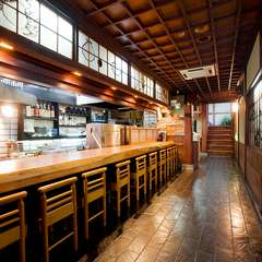 カウンター席もあります