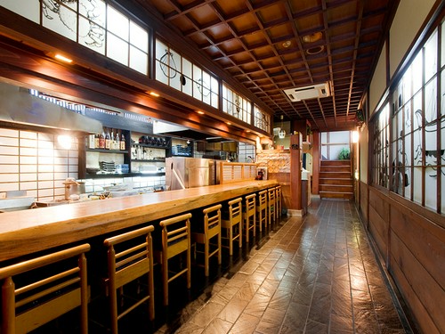 カウンター席もあります