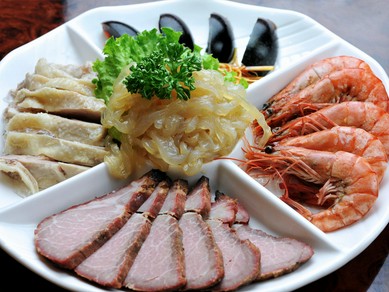 横浜中華街で経験を積んだ料理長がつくる本格中華でおもてなしを