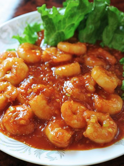 プリプリの食感と味付けが人気『エビのチリソース』