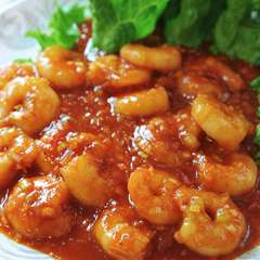 プリプリの食感と味付けが人気『エビのチリソース』