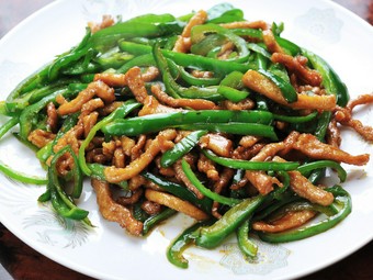 ピーマンと肉千切り炒め