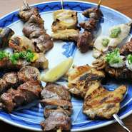 おまかせの12本。新鮮な素材からさらに厳選し、おすすめの串を取り揃えた贅沢なセットです。