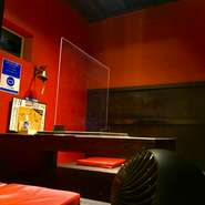 周りを気にせず落ち着いてお食事を楽しみたい方には個室がおすすめ。他のお客様との距離を保てるので、安心してお過ごしいただけます。