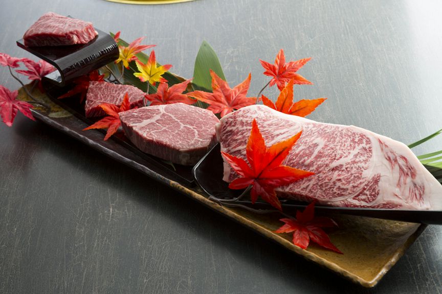 黒毛和牛A5・A4ランクの赤身の旨味が堪能できる『雅(3種)』