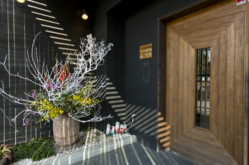 心なごむ、もてなしの心が感じられるエントランス