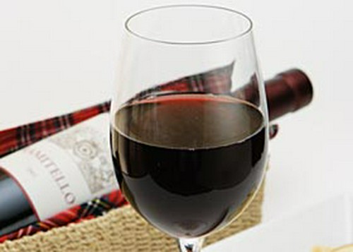 肉との相性のよさにこだわって揃えたワインと出会えます