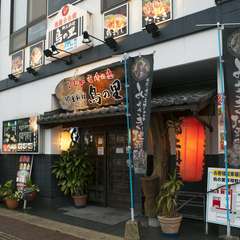 鶏料理や郷土料理など伝統を守りながら、新しい料理も追加中