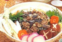 活きた国産スッポンをご予約直前に仕込みます。