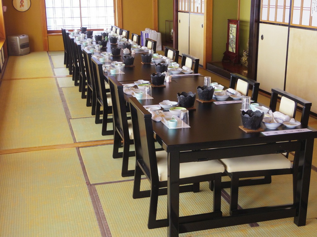 充実のコースメニューと様々な席が揃います