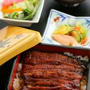 創業以来継ぎ足しのタレを使った『うな重』。変わらぬおいしさが嬉しいメニューです。