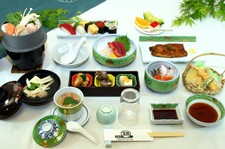 各種仏事後のお食事をご用意できます。送迎もいたします
