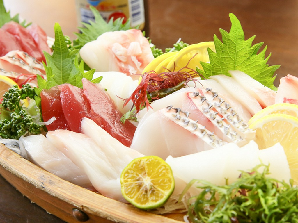 新鮮な旬のお刺身をお楽しみください
