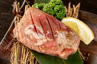 うまダレに漬け込んだ人気メニュー