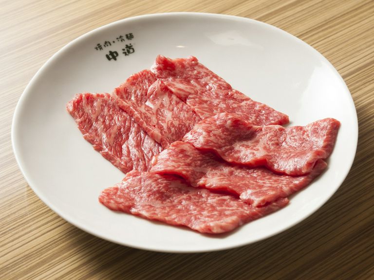 冷たい生ビールと良質な国産カルビで乾杯!!