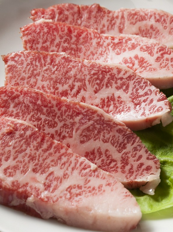 驚くほど美しいサシが入った『上ロース（カイノミ）』