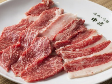 『正肉盛り合せ』（カルビ・ロース・カブリ）