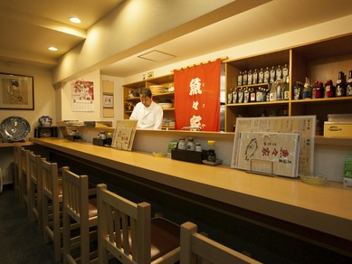 明るいカウンター席