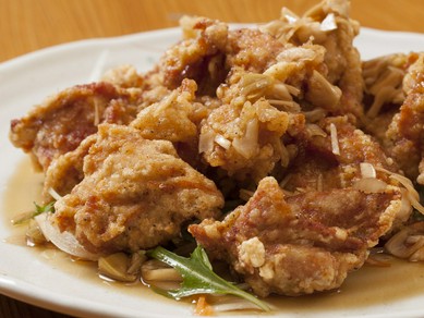 ボリュームでも満足『油林鶏（ユーリンチー）』