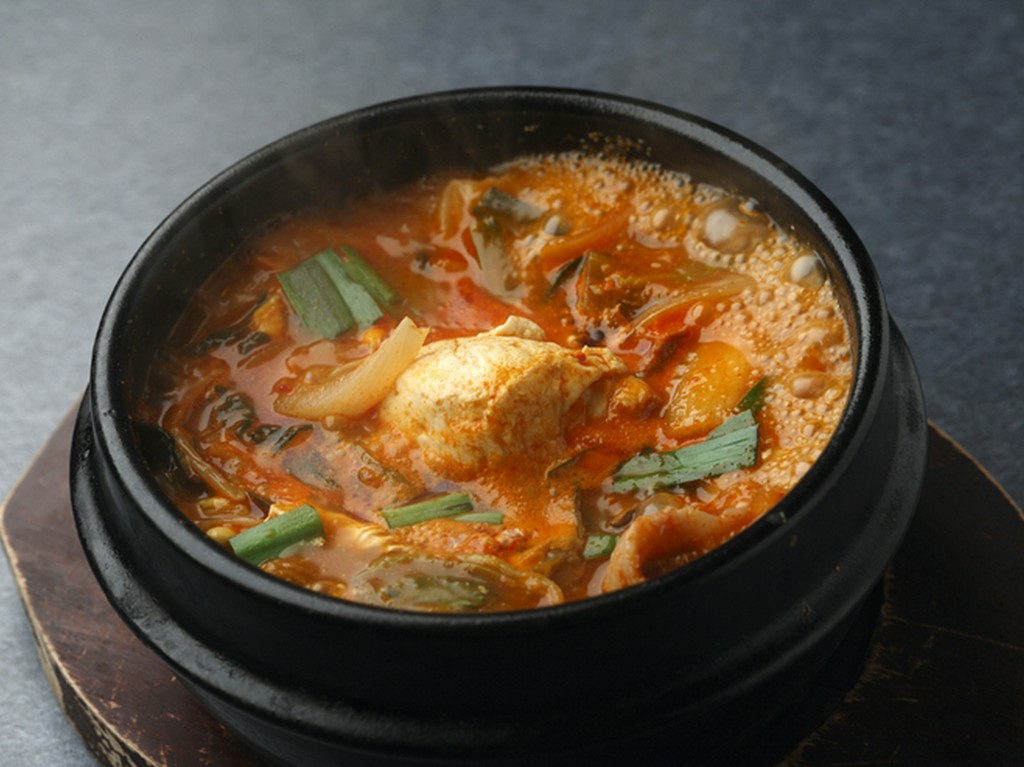 辛さの中に確かな旨味、食欲増進の『スンドゥプチゲ』