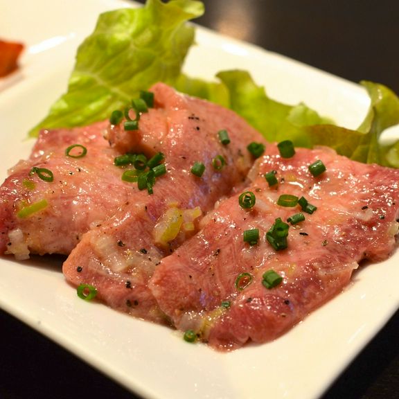 黒毛牛上タン塩（たまらなくジューシー!!）