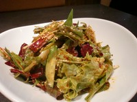 新鮮な数種類の野菜とエゴマの葉をミックスしてをピリ甘辛な味付けにしました！