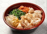 通常：820円／ご飯大盛：920円／肉大盛：970円／両方大盛：1070円
