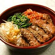 通常：960円／ご飯大盛：1060円／肉大盛：1110円／両方大盛：1210円
