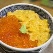いくらぶっかけ海鮮丼