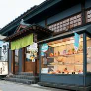 新鮮な魚介を使ったお寿司がお手頃なお値段でお楽しみ頂けます。